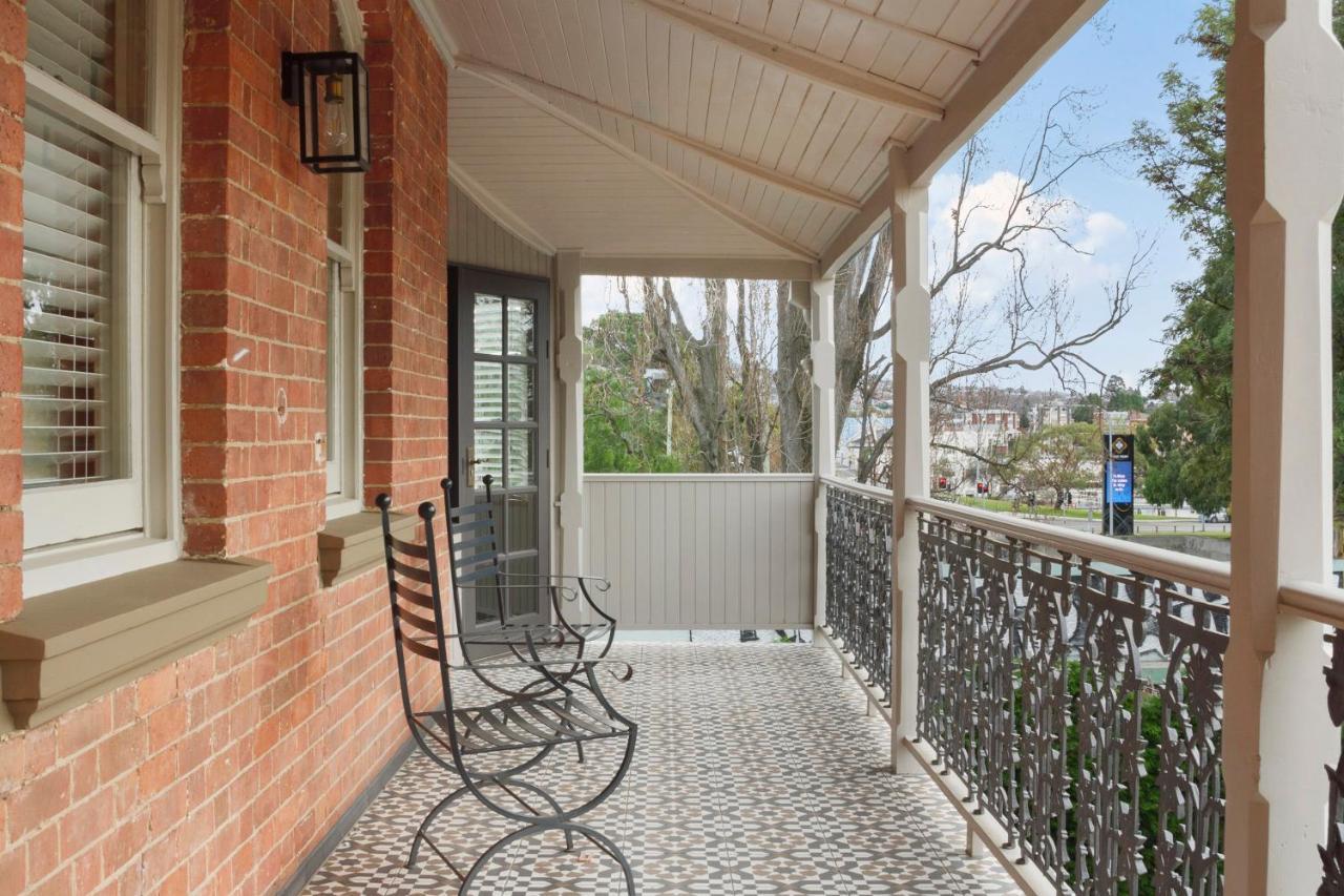 The Rivulet Bed and Breakfast Sandy Bay Eksteriør billede The front verandah