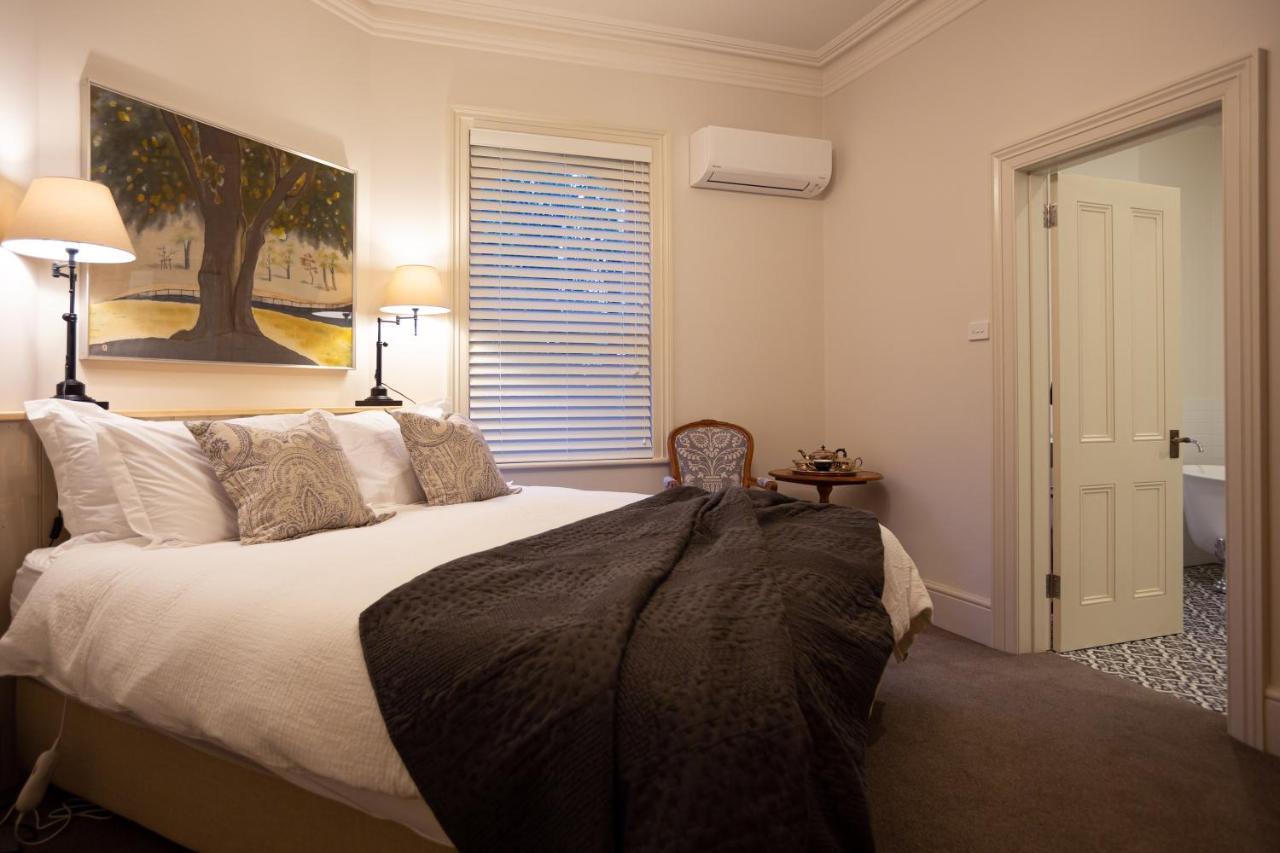 The Rivulet Bed and Breakfast Sandy Bay Eksteriør billede A bedroom at the hotel
