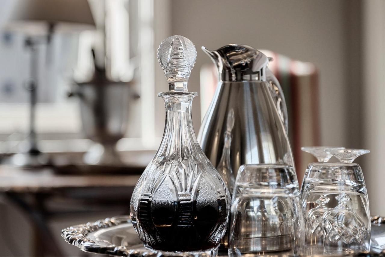 The Rivulet Bed and Breakfast Sandy Bay Eksteriør billede A decanter of balsamic vinegar